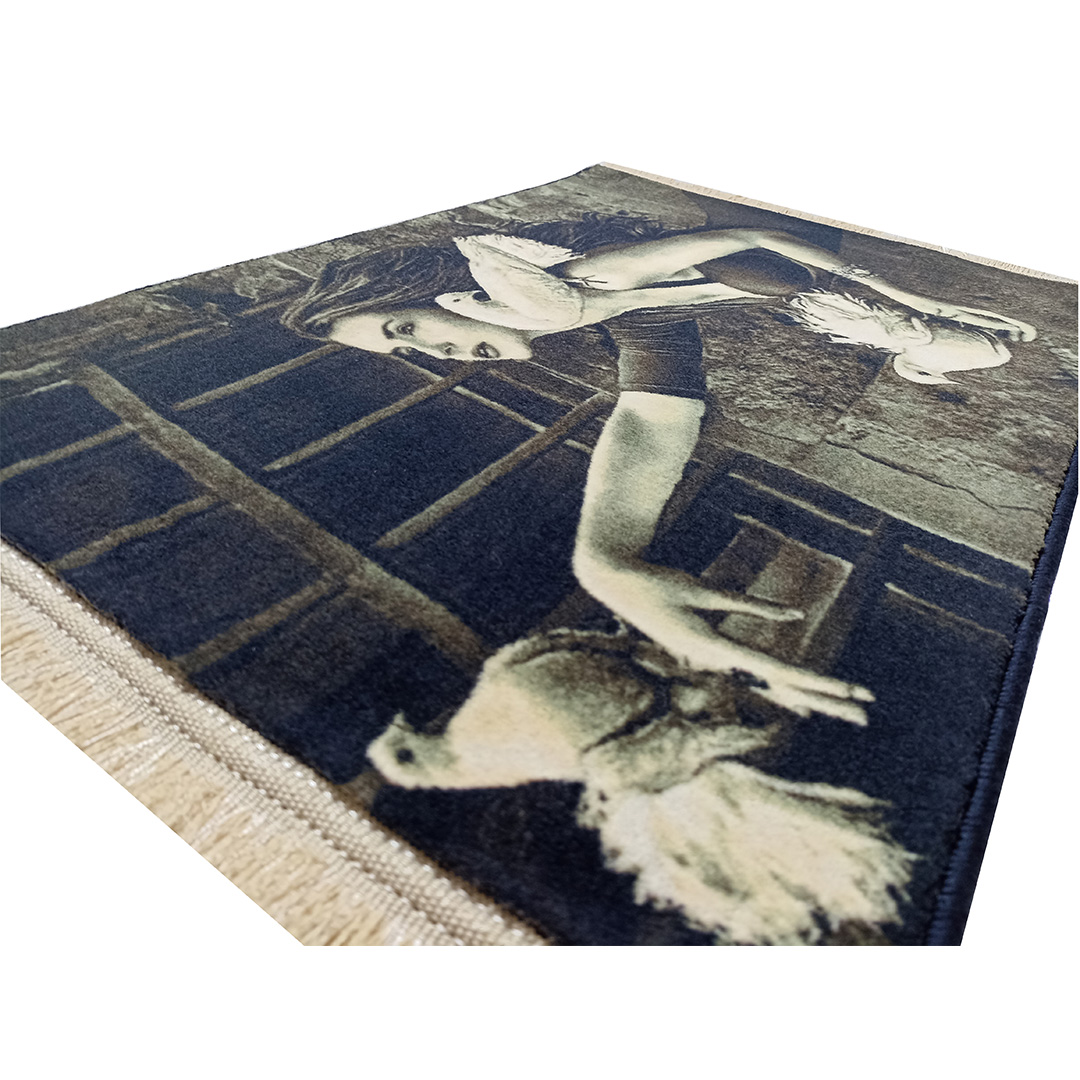 تابلو فرش فانتزی دختر و کبوتر